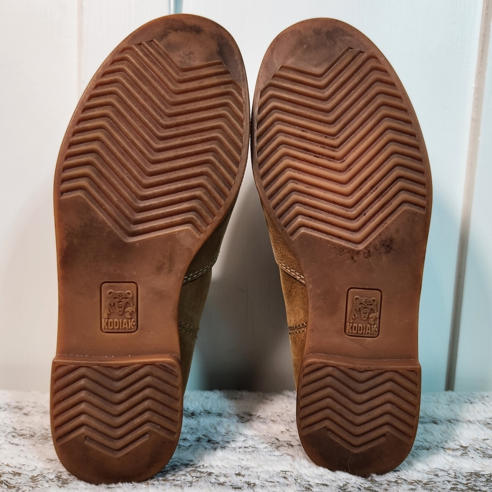 Kodiak Canada "Low Rider Chelsea" Ankle Bootie Tan Suede | Women's Size 6.5 - Picture 10 of 15